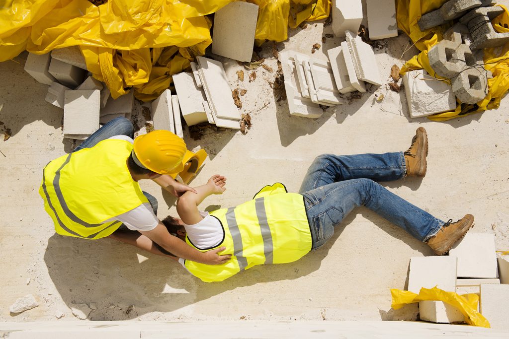 warning signs of a head injury at work